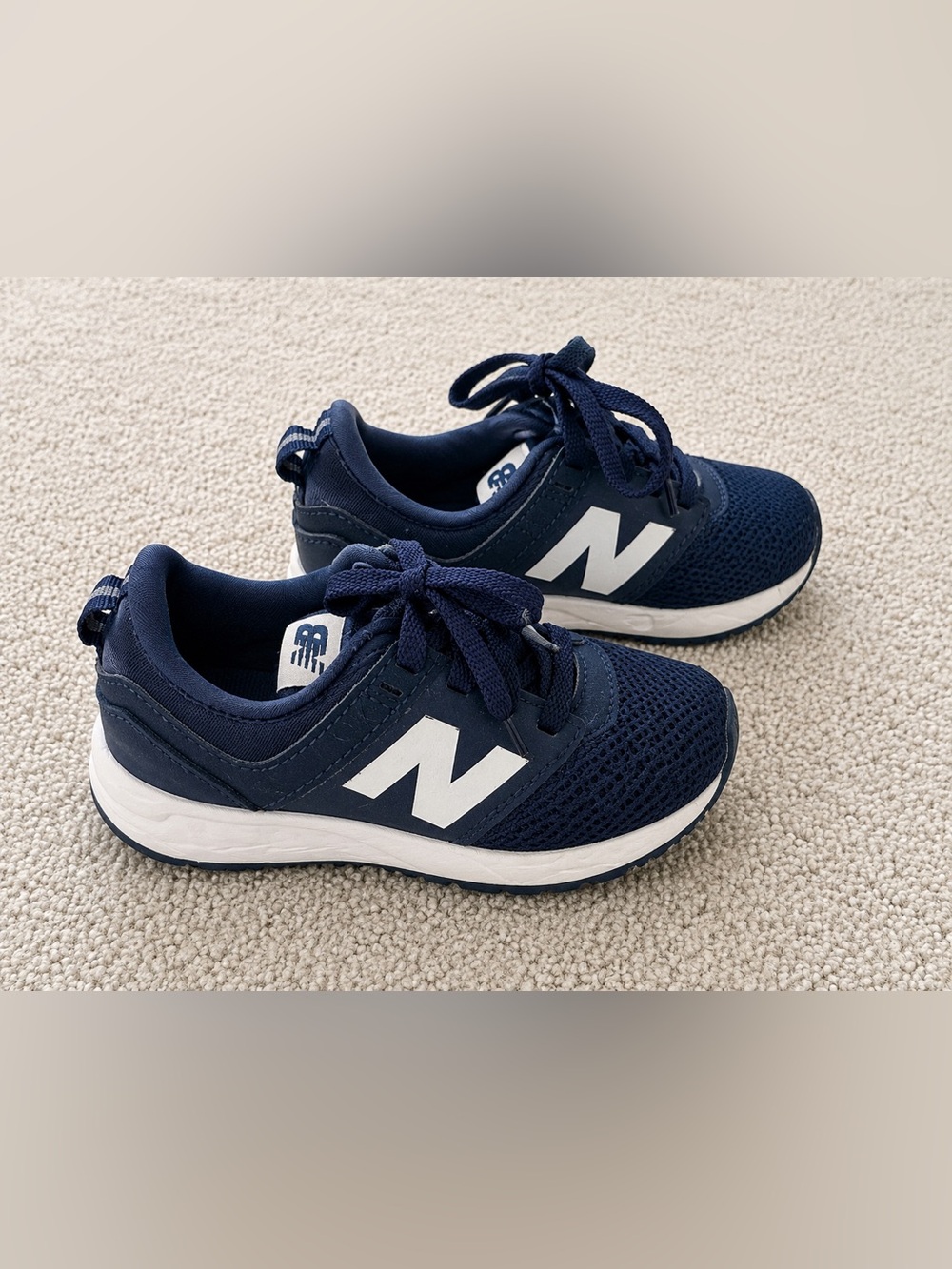 New Balance Stretch Top Boys Sneakers Size 11 Gray Athletic Running Hook & Loop
